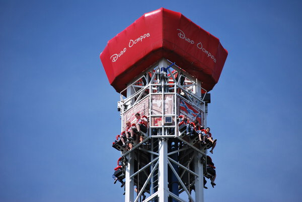 Varied entertainment extremes in St. Petersburg amusement park "Divo Ostrov"