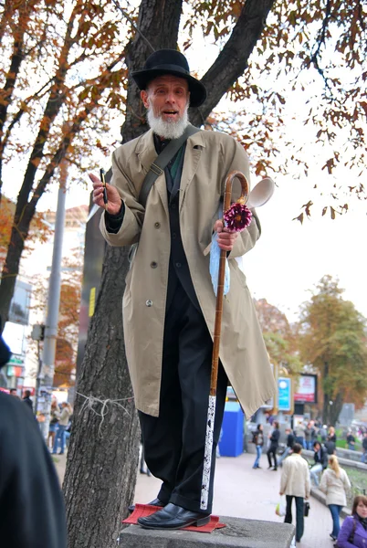 Lors d'une promenade dans les rues principales de Kiev — Photo