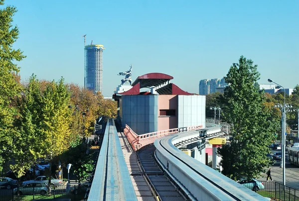 Den enda grenen i Moskva för en monorail transport. — Stockfoto