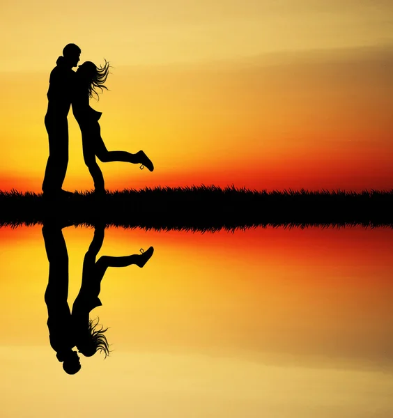 Due amanti al tramonto — Foto Stock
