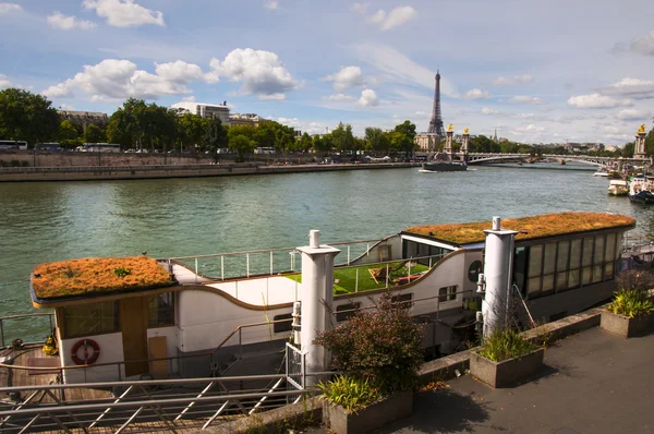 Weergave van de seine in Parijs — Stockfoto