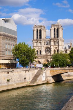 notre Dame de paris Katedrali