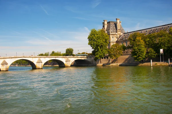 Pont du Carrousel v Paříži — Stock fotografie