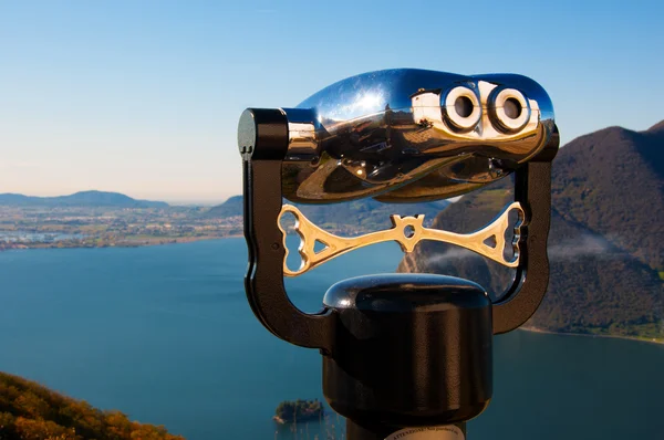 Observação binocular Lago Iseo — Fotografia de Stock