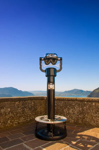 Jezero iseo binokulární pozorování — Stock fotografie