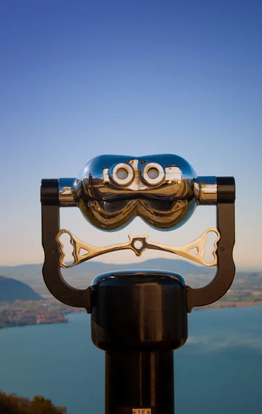 Binocular observation Iseo lake — Stock Photo, Image