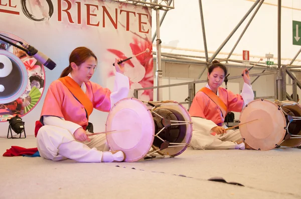 Japanese musicians at the festival of the East in Milan — Stock Photo, Image