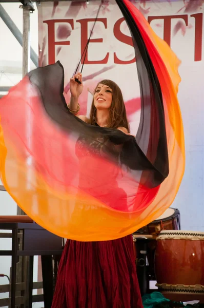 East Indian dancers at the festival of the East in Milan — Stock Photo, Image