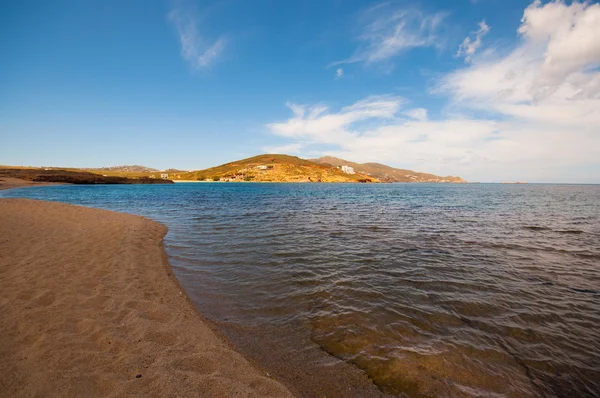 Ftelia strand in mykonos stadt, griechenland — Stockfoto