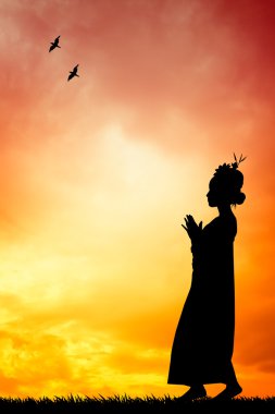 gün batımında Tay dans dans kadın