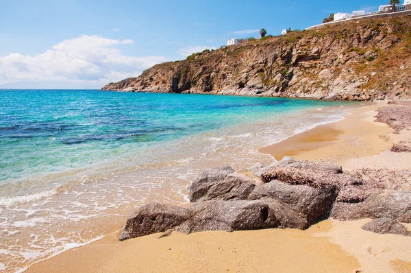 Spiaggia di Kalo Livadi nella città di Mykonos, Grecia — Foto Stock