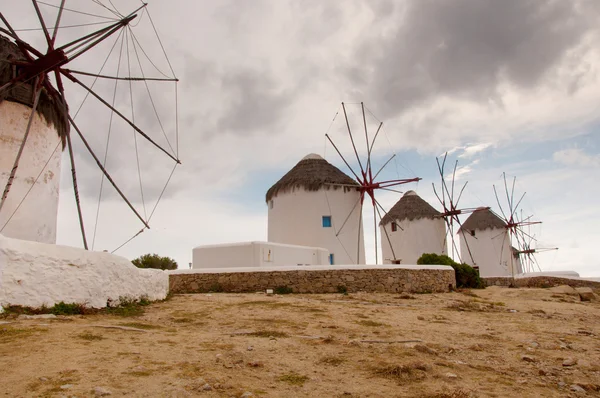 Molinos en la ciudad de Mykonos — Foto de Stock