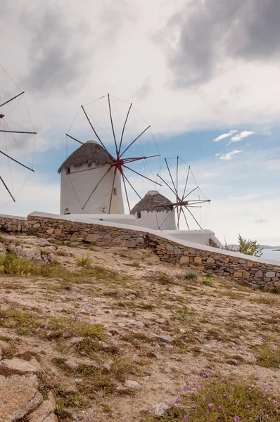 Windmühlen in Mykonos-Stadt — Stockfoto