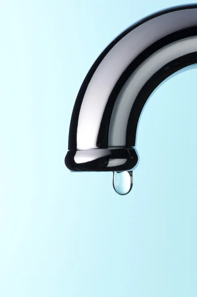 Dripping faucet(vertical) — Stock Photo, Image