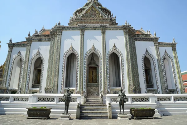 Arquitectura aciente en templo esmeralda —  Fotos de Stock