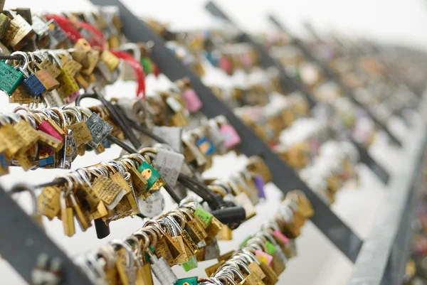 Lock on banisters — Stock Photo, Image