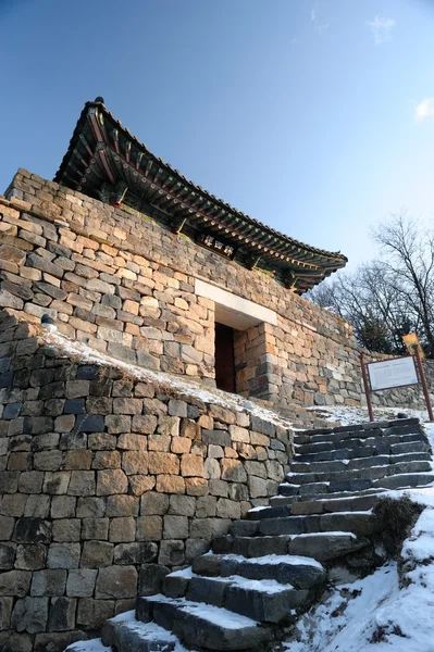 Strażnik wieży zamku Kongju w Korei — Zdjęcie stockowe
