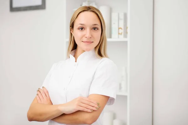 Portrét Ženy Profesionální Kosmetický Lékař — Stock fotografie