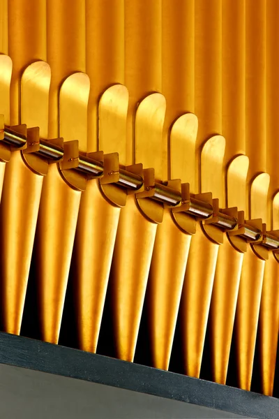 Țevi de organe de aur — Fotografie, imagine de stoc