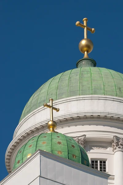 Cruzes religiosas em cúpulas de catedral — Fotografia de Stock