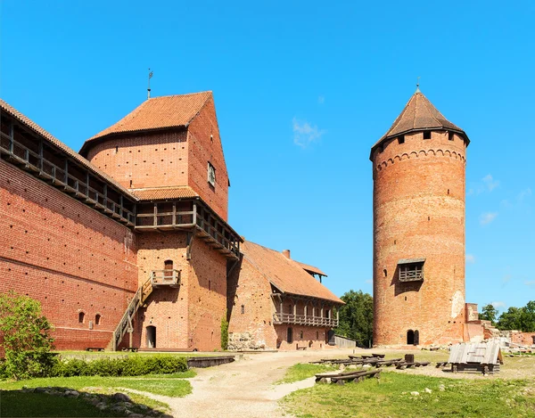 Ruinele muzeului medieval al castelului Turaida din Letonia — Fotografie, imagine de stoc