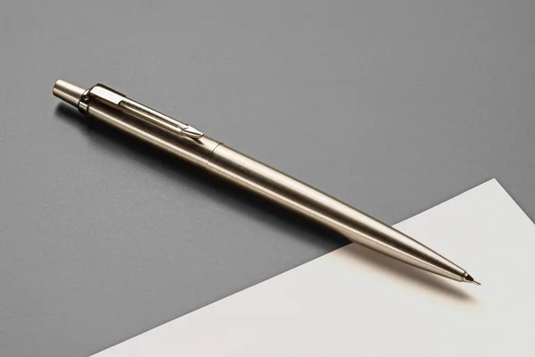 Klasické pero a papír — Stock fotografie