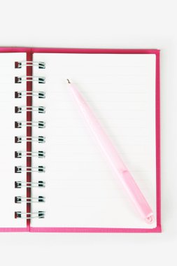 izole pembe gündem.