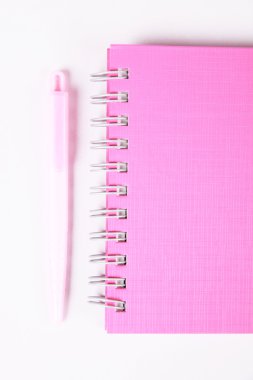 izole pembe gündem.