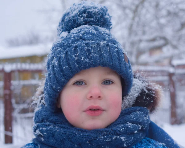 Child Plays Snow Winter — Stock Photo, Image