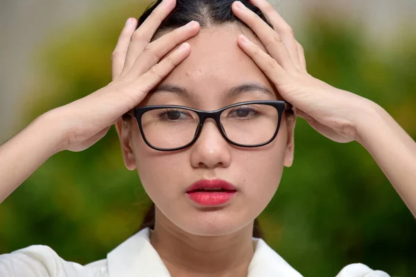 Bela Ásia Feminino Ansiedade Com Óculos Fotografias De Stock Royalty-Free