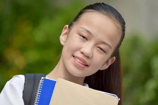 Joven Filipina Mujer Estudiante Retrato — Foto de Stock