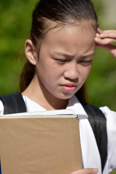 Joven Minoría Estudiante Femenina Ansiedad Con Cuadernos —  Fotos de Stock
