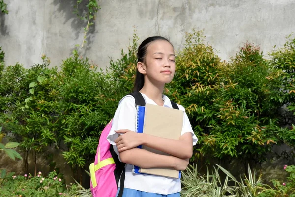 Uma Menina Escola Filipina Felicidade — Fotografia de Stock