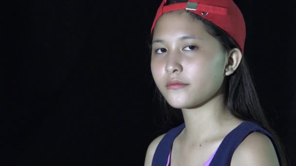 Asian Filipina Teen Girl Thinking — Vídeo de stock