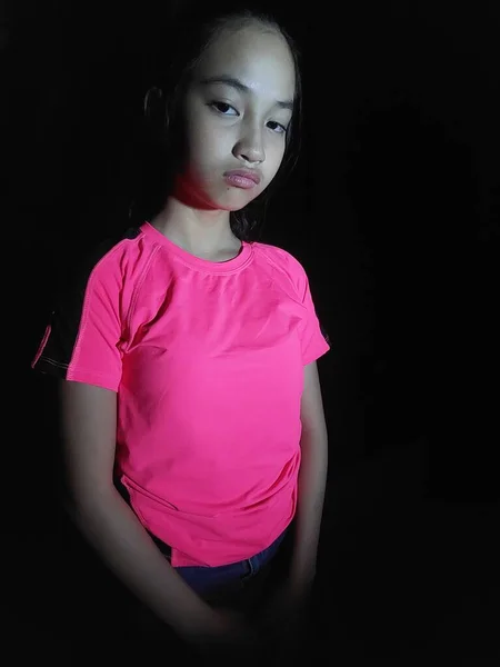 Девочка Ребенок Депрессия Изолированы Черный — стоковое фото