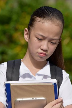 Kız Öğrenci ve Depresyon