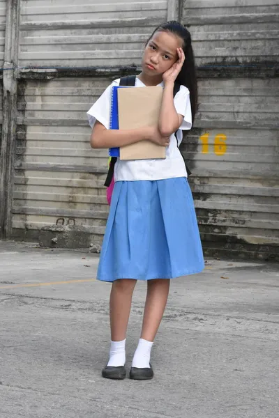 Minoritas Siswa Sekolah Remaja Gadis Bawah Standing Stess — Stok Foto