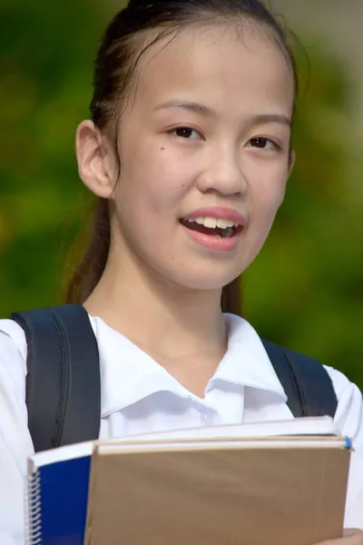 Asiático Estudante Adolescente Escola Menina Sorrindo — Fotografia de Stock
