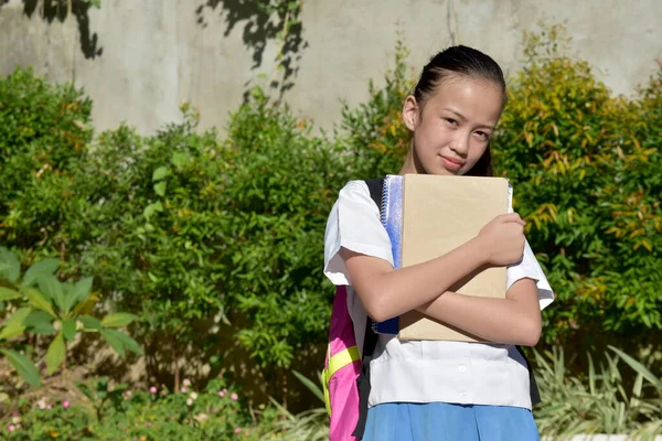 Σοβαρή Νεανική Ασιάτισσα Μαθήτρια Έφηβη Κοπέλα Τσάντα Βιβλίου — Φωτογραφία Αρχείου