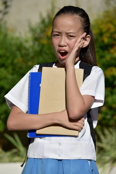 Una Estudiante Bastante Minoritaria Sorprendida — Foto de Stock