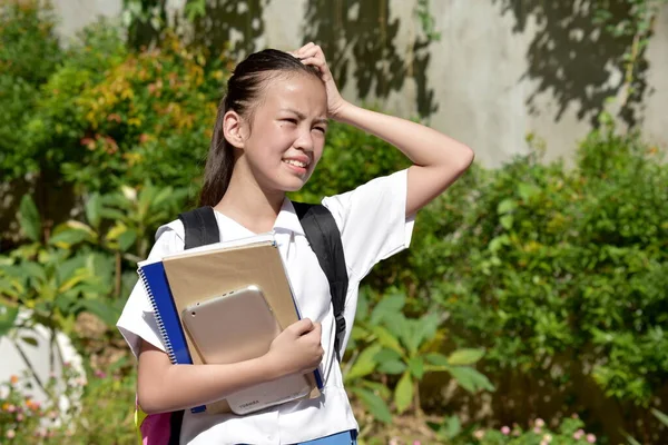 Ders Kitapları Olan Kaygılı Liseli Kız — Stok fotoğraf