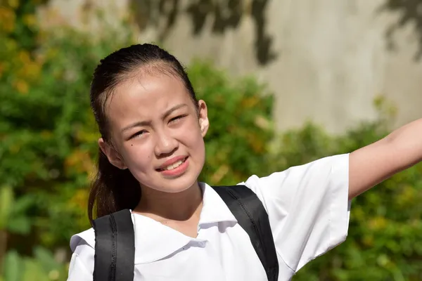 Happy Pretty Minority Studentin Mit Lehrbüchern — Stockfoto
