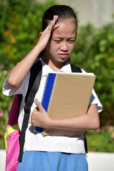 Estresante Juvenil Asiática Chica Estudiante Con Libros — Foto de Stock