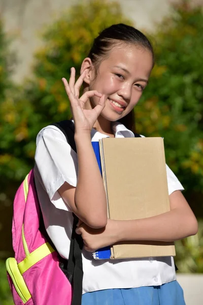 Student Tiener School Meisje Teken Met Notitieboekjes — Stockfoto