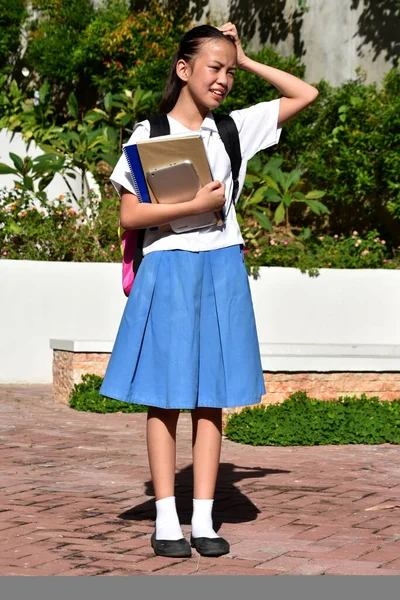 Confuso Jovem Asiático Estudante Adolescente Escola Menina Vestindo Uniforme — Fotografia de Stock