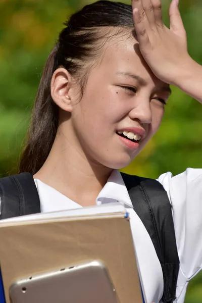 Meisje Student Geheugen Problemen Met Notebooks — Stockfoto