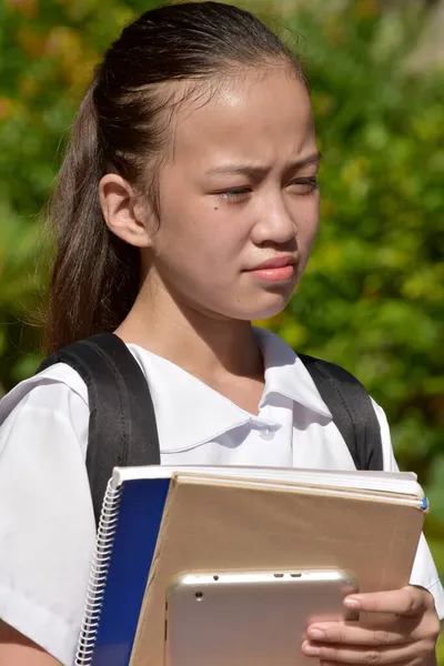 Una Ragazza Confusa Della Scuola Minoranza — Foto Stock