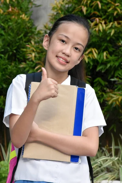 Ungdomlig Asiatisk Kvinnlig Student Med Tummar Upp Bär Skolan Uniform — Stockfoto