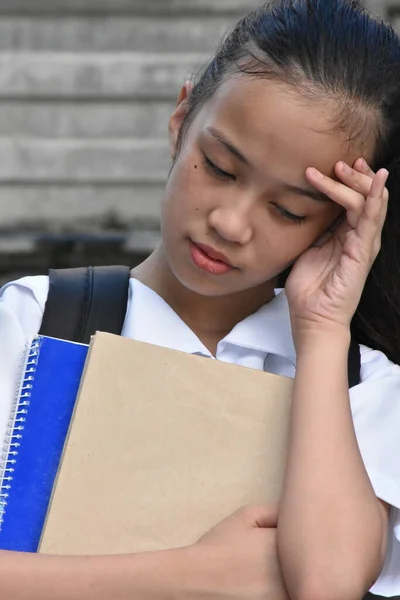Bir Kız Öğrenci Üzüntü — Stok fotoğraf