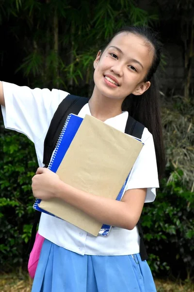 Student Teenager School Girl Porträtt Bär Skolan Uniform — Stockfoto